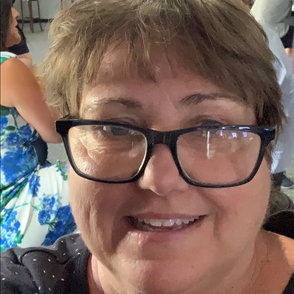 Meet your Posher, Lisa - Picture 1 of 1